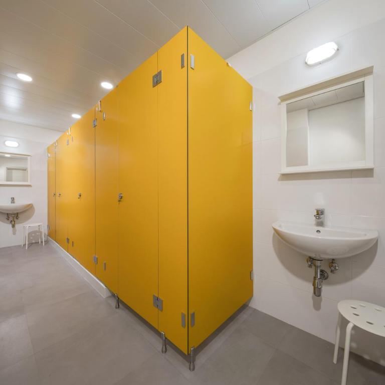 The RomeHello - Posto Letto in Dormitorio Misto con 10 Letti - 4
