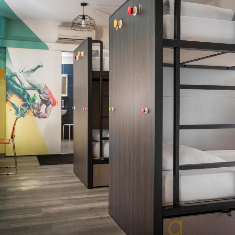 The RomeHello - Posto Letto in Dormitorio Misto con 10 Letti - 10