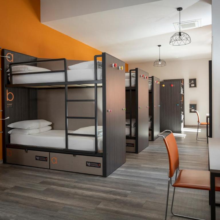 The RomeHello - Posto Letto in Dormitorio Misto con 10 Letti - 2