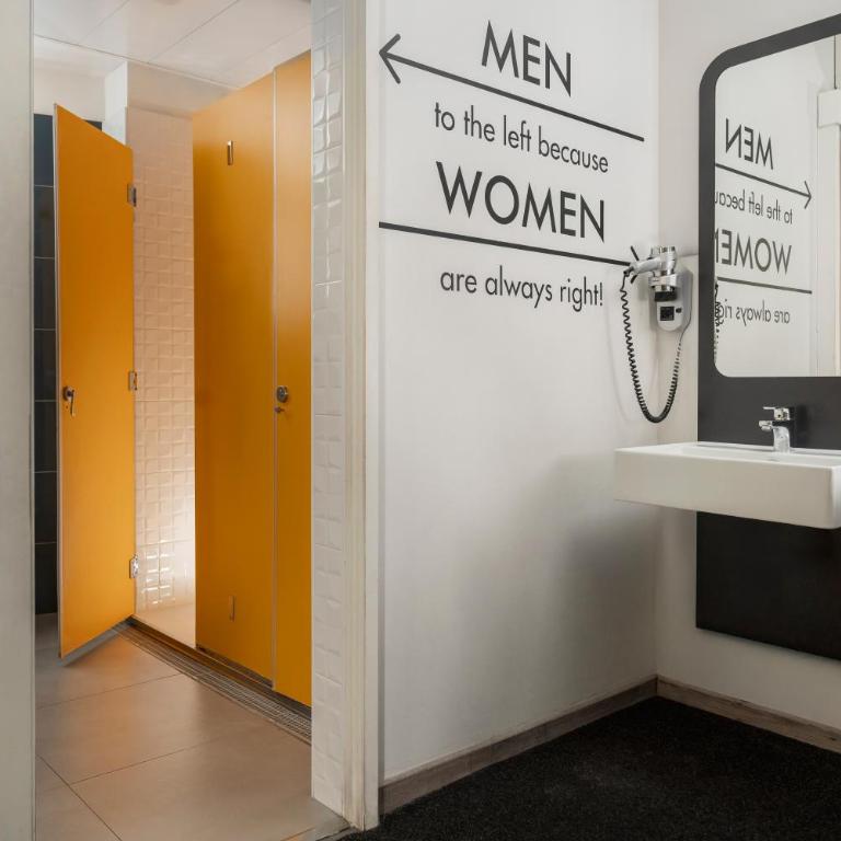 The RomeHello - Posto Letto in Dormitorio Misto con 10 Letti - 12
