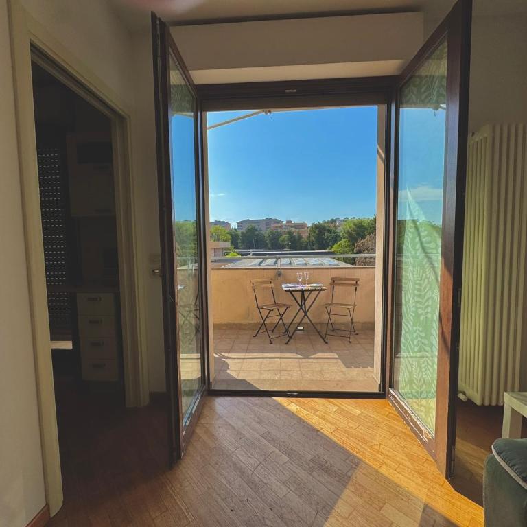 Appartamento con posto auto riservato tra spiaggia, centro, stazione ed ospedale - Appartamento con 1 Camera da Letto - 10