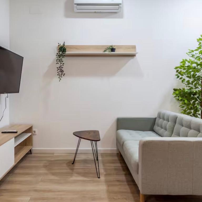 Cozy apartment with terrace next to Turia Gardens - One-Bedroom Apartment - 6