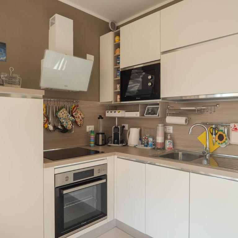 5 Minutes from the Beaches Relax by the Pool - Appartamento con 1 Camera da Letto, Vista Mare e Balcone - 9