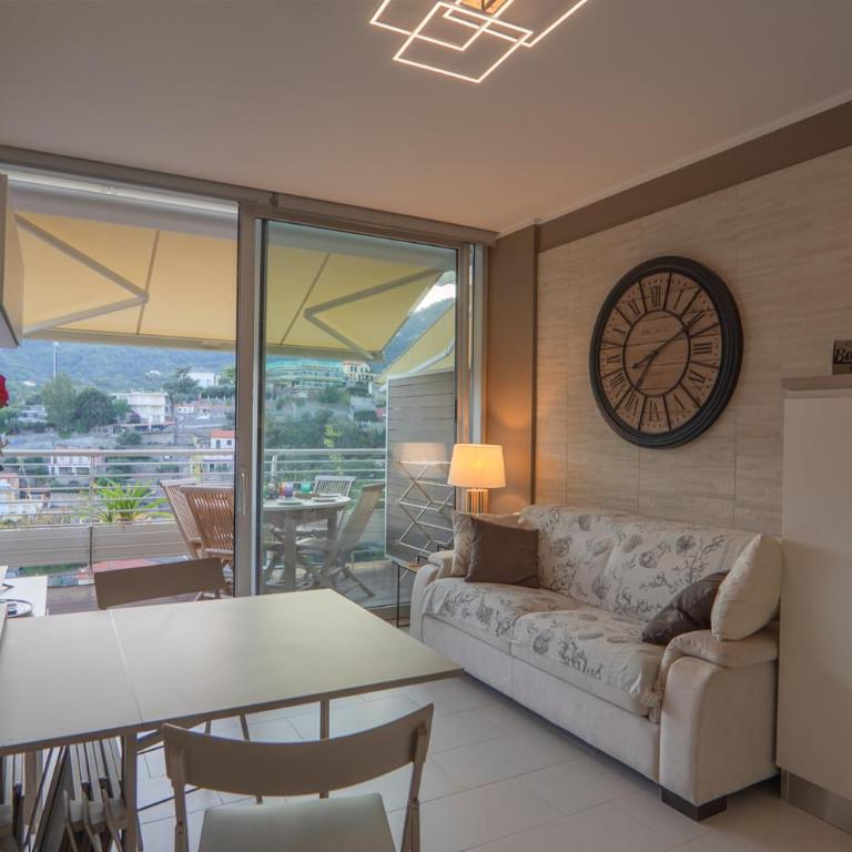 5 Minutes from the Beaches Relax by the Pool - Appartamento con 1 Camera da Letto, Vista Mare e Balcone - 8