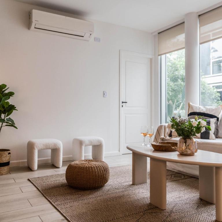 Nido x Palacio Cabrera - One-Bedroom Apartment with Balcony - 9