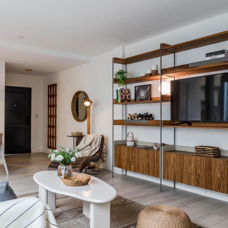 Nido x Palacio Cabrera - One-Bedroom Apartment with Balcony - 16