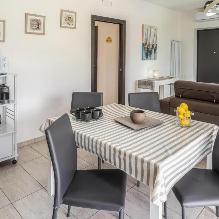 Residenza Lara - Two-Bedroom House - 8