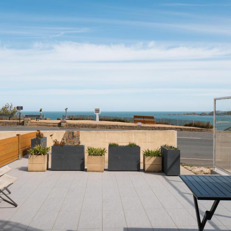 Gites Au Point De Vue - Studio Apartment with Sea View - 13