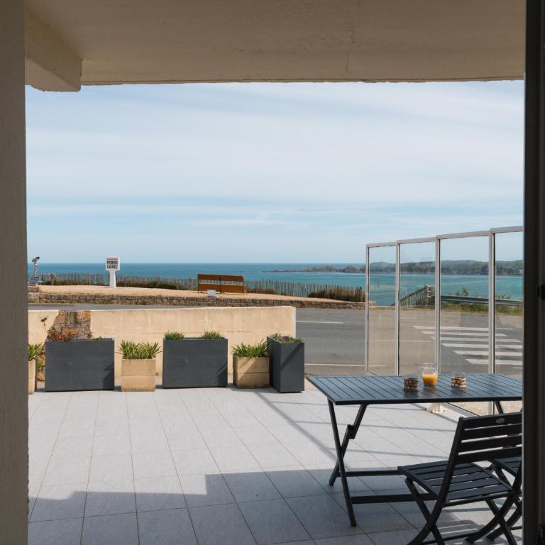 Gites Au Point De Vue - Studio Apartment with Sea View - 12