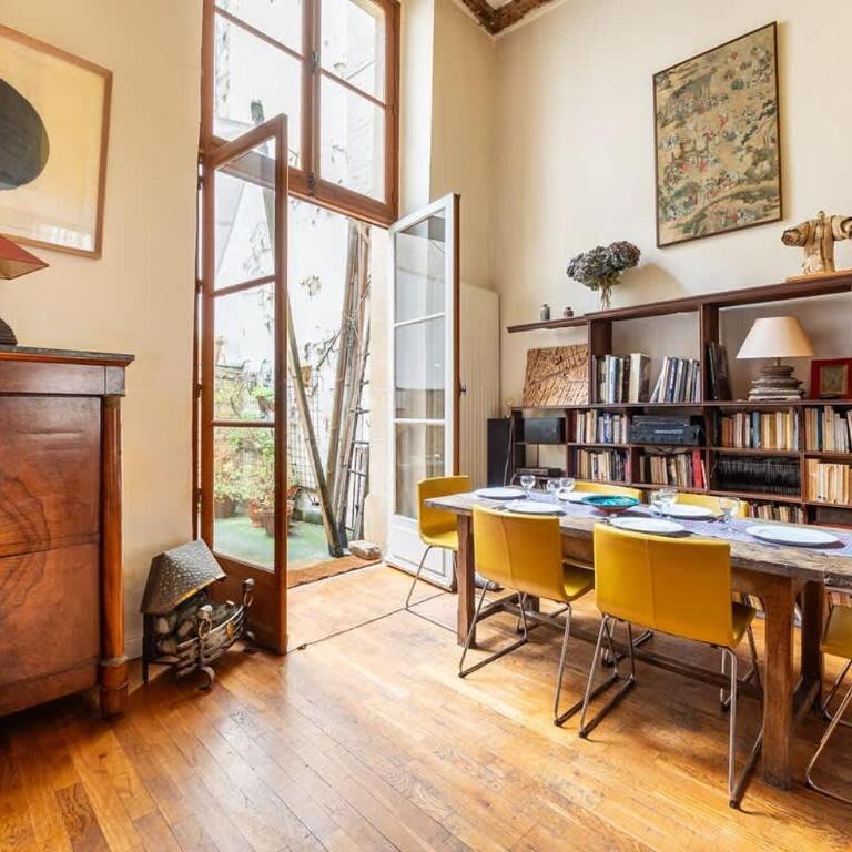 Le Marais - Private 3BR House with Terrace - Apartment - 12