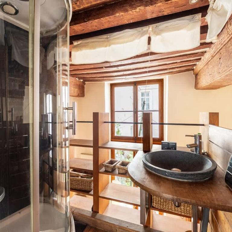 Le Marais - Private 3BR House with Terrace - Apartment - 16