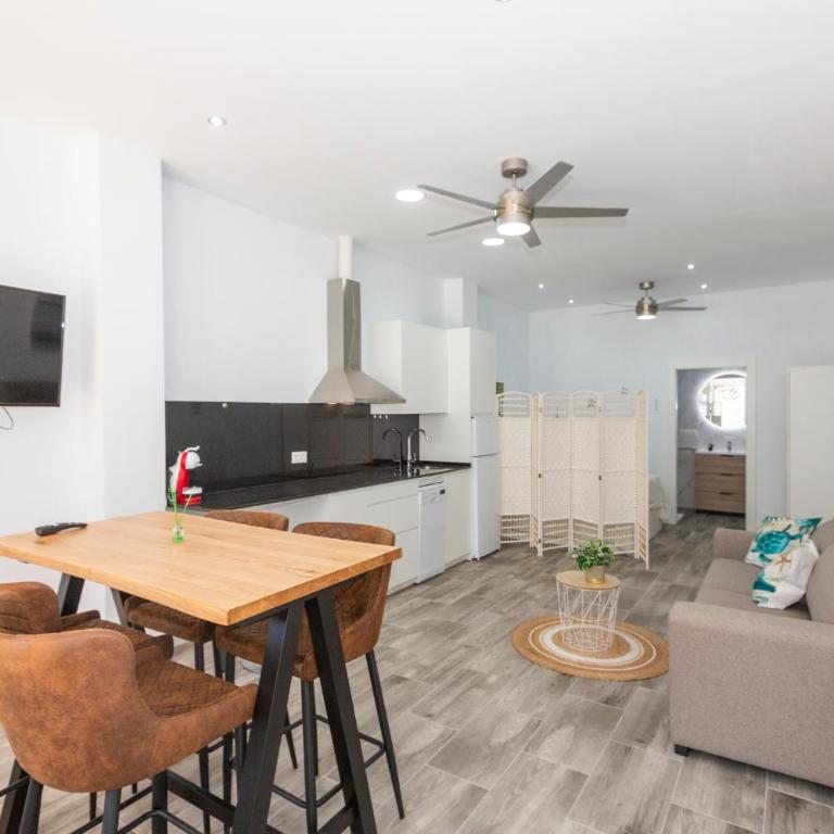 Luxe Marina Premium Port views II - One-Bedroom Apartment - Sea Side - 22