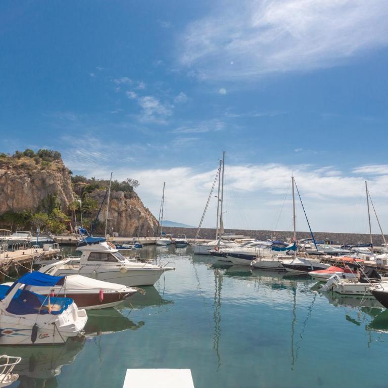 Luxe Marina Premium Port views II - One-Bedroom Apartment - Sea Side - 8