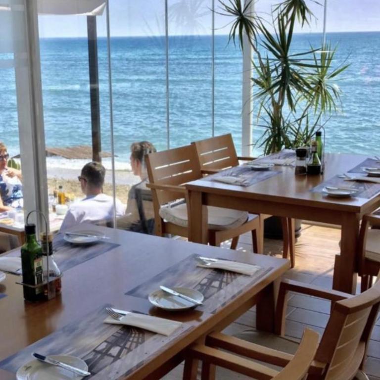 MI CAPRICHO BEACHFRONT 213 - Apartment with sea view - Costa del Sol - Apartamento de 2 dormitorios - 49