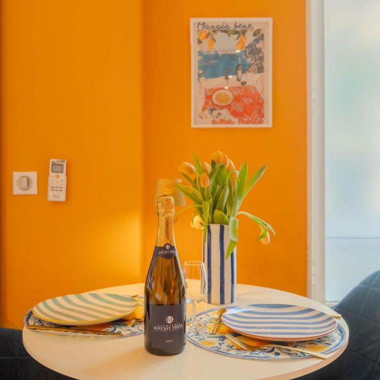 Ciao Bella Wellness Suite - Luxury Jacuzzi, Massage Table & AC in Central Nice - Appartement 1 Chambre - 8