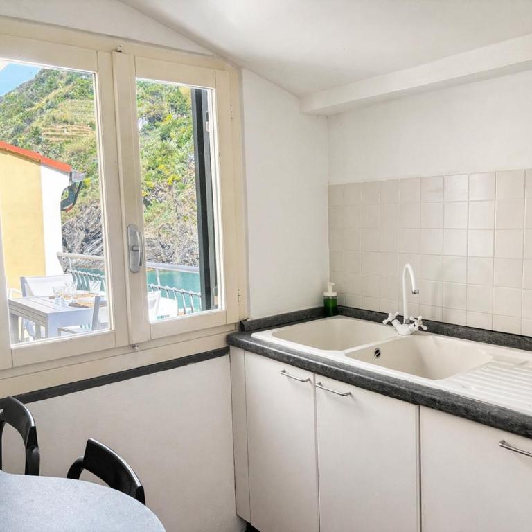 Lassù - Appartamento sulla piazza vista mare - Apartamento de 2 dormitorios con terraza y vistas al mar - 17