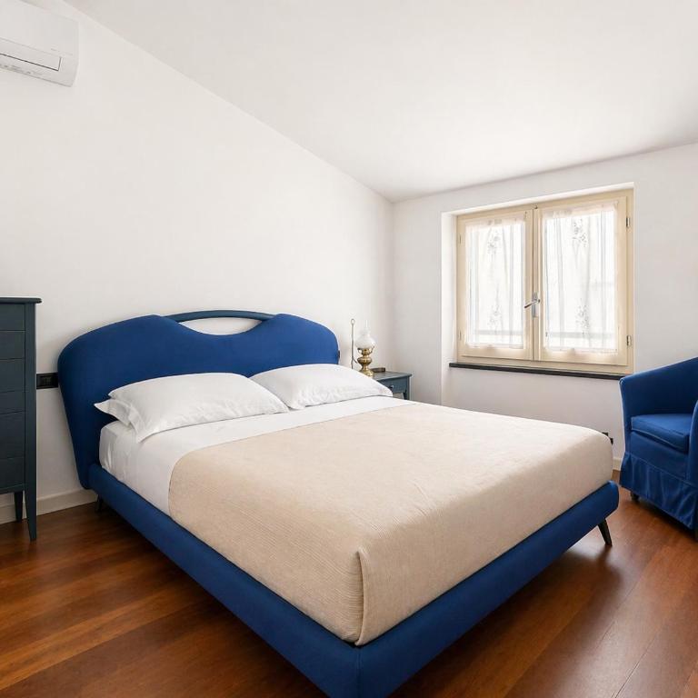 Lassù - Appartamento sulla piazza vista mare - Apartamento de 2 dormitorios con terraza y vistas al mar - 14