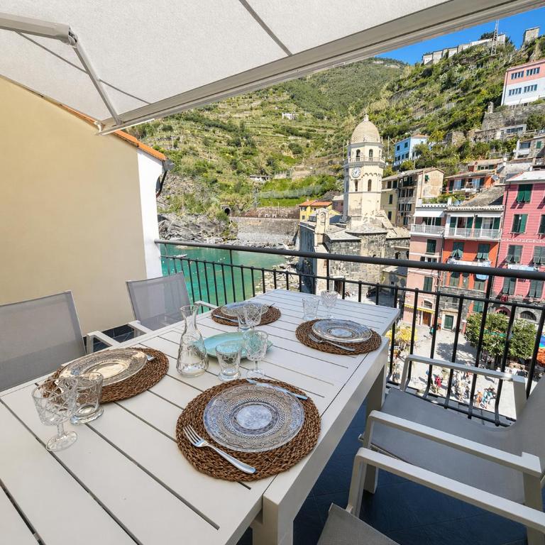 Lassù - Appartamento sulla piazza vista mare - Apartamento de 2 dormitorios con terraza y vistas al mar - 1