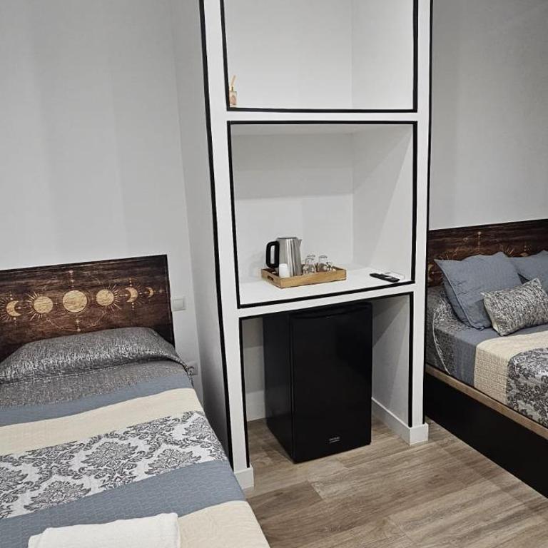 HOSTAL ANDREA GRANVIA - Habitación Triple Deluxe - 7
