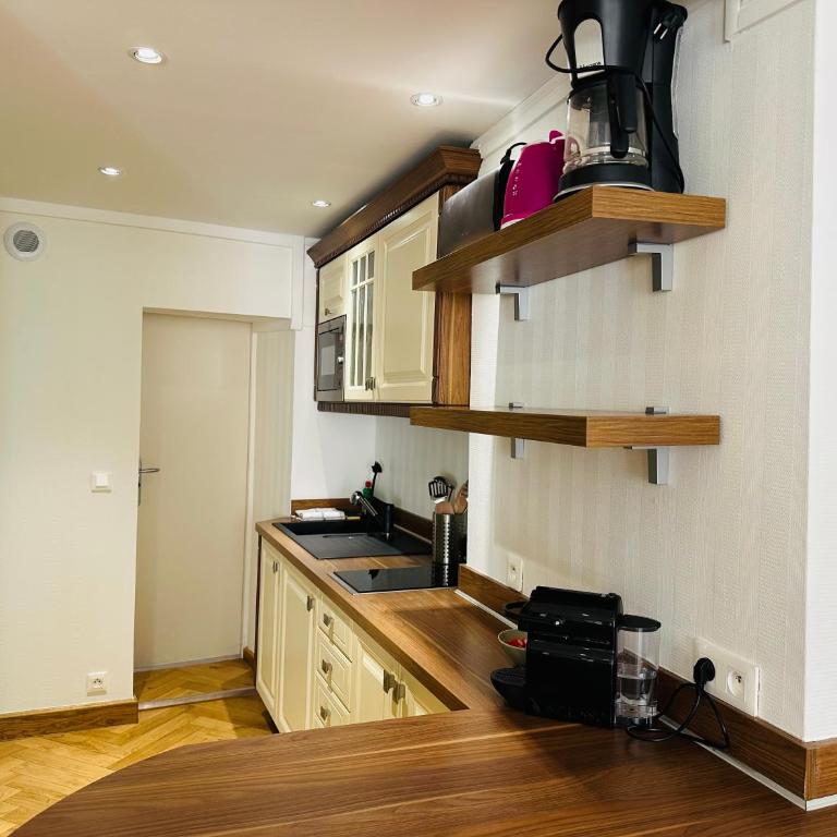 M Dali à Metz hypercentre 1 chambre 4 personnes - Appartamento con 1 Camera da Letto - 17