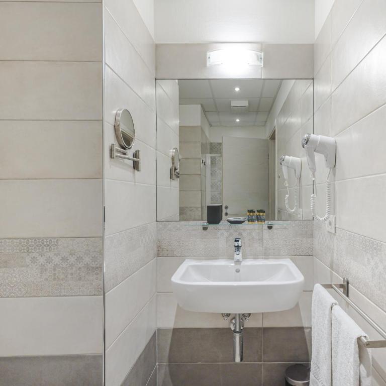 Rooms Boutique Carducci - Budget Double or Twin Room - 7