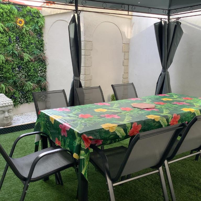 Jul'Home pour 4 personnes , Terrasse avec Jacuzzi en centre ville Dax - Appartement 1 Chambre - 11