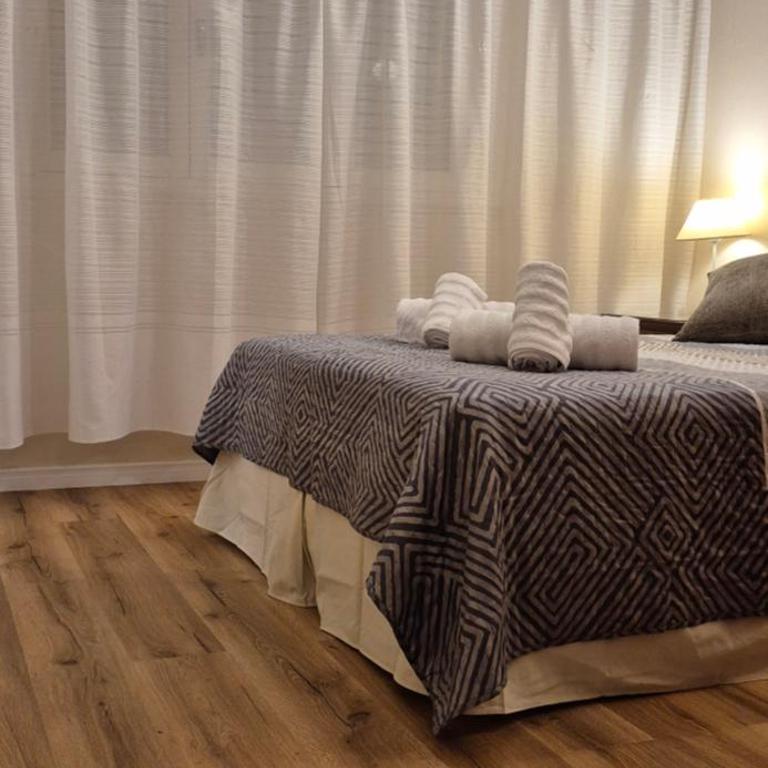 Continental Hotel - Deluxe Double Room - 5