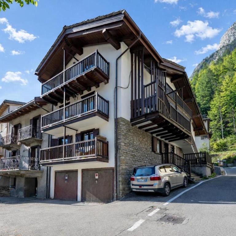 Graceful Apartment In Courmayeur - Happy Rentals - Appartement avec Balcon - 2