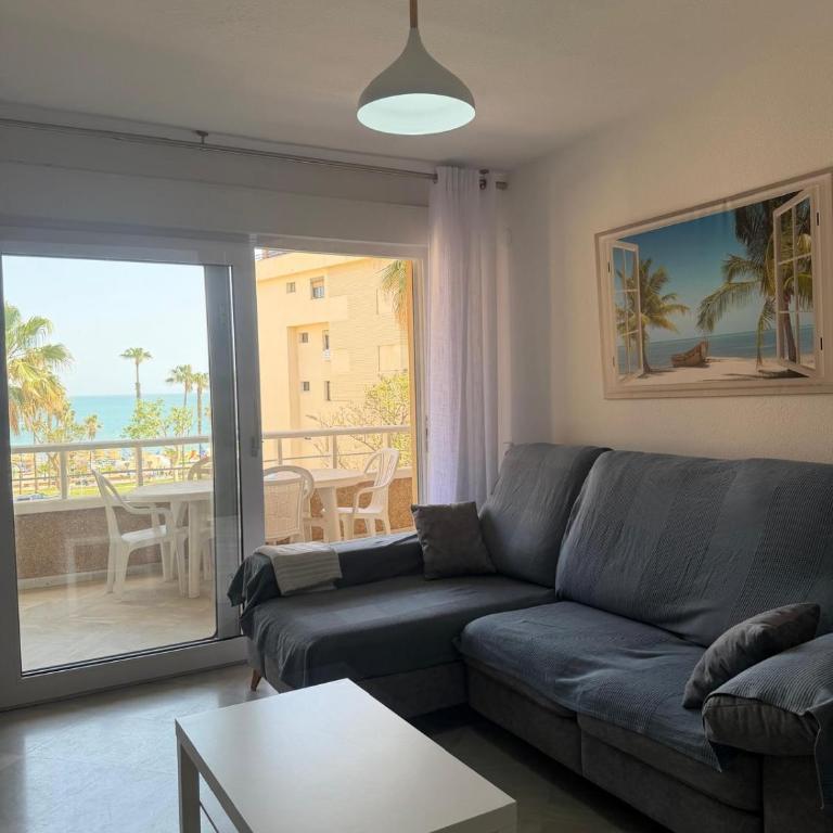 Carihuela en primera linea de playa con vistas y garaje! C - Apartamento de 2 dormitorios - 6