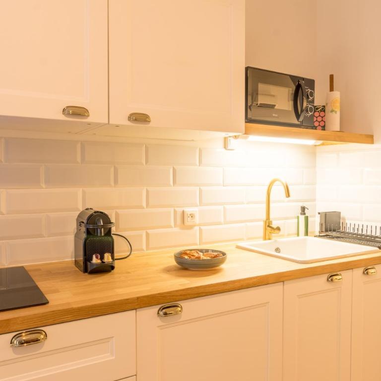 LOVE Suite - Balnéo - Vidéoprojecteur - Plein Centre - Free WiFi - Appartement 1 Chambre - 3