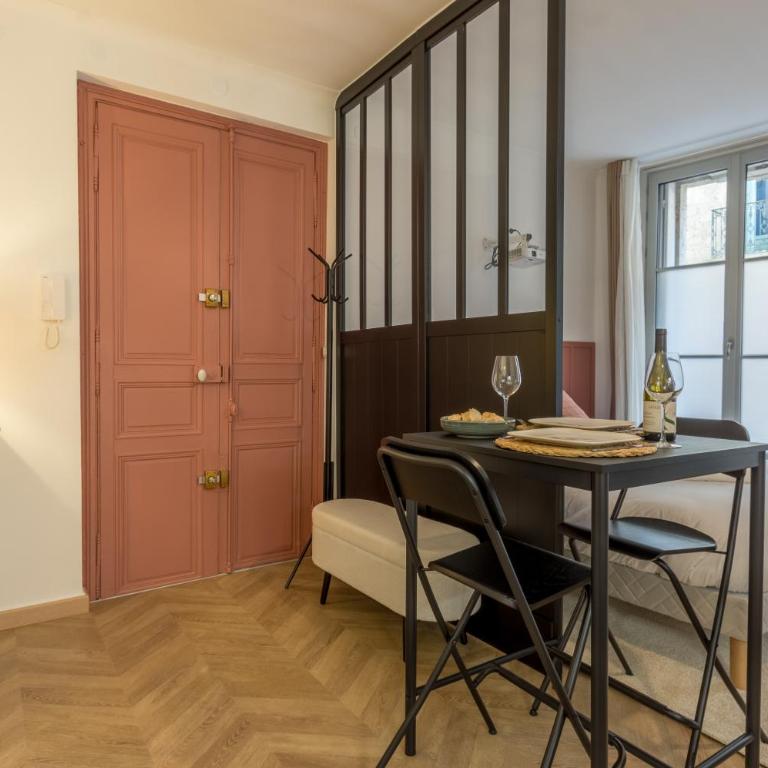 LOVE Suite - Balnéo - Vidéoprojecteur - Plein Centre - Free WiFi - Appartement 1 Chambre - 11