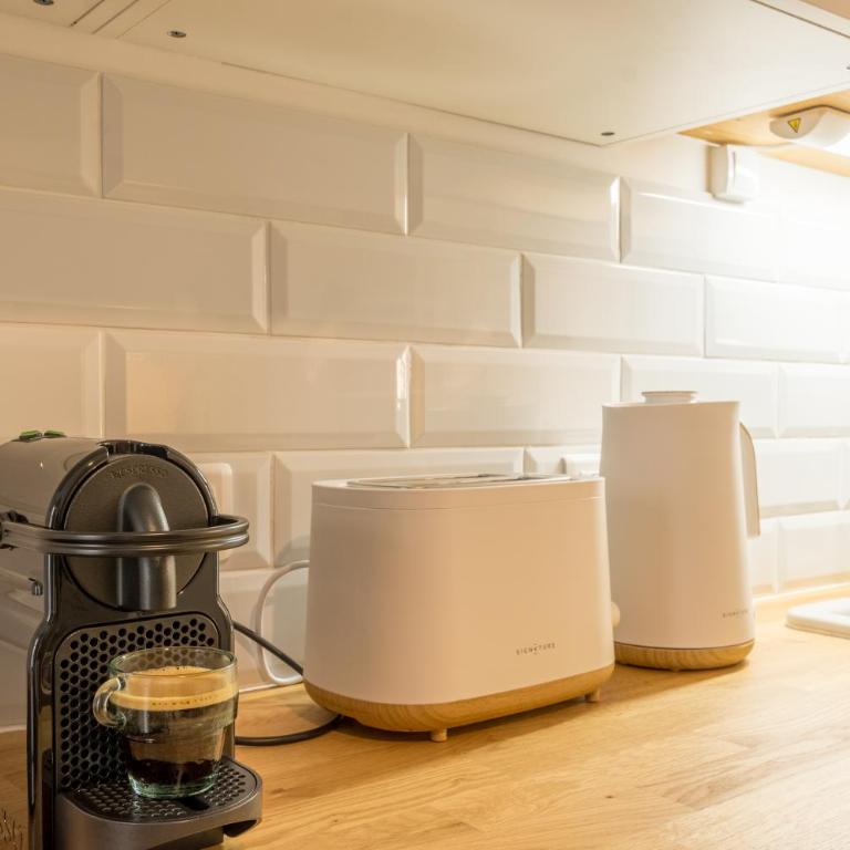 LOVE Suite - Balnéo - Vidéoprojecteur - Plein Centre - Free WiFi - Appartement 1 Chambre - 20
