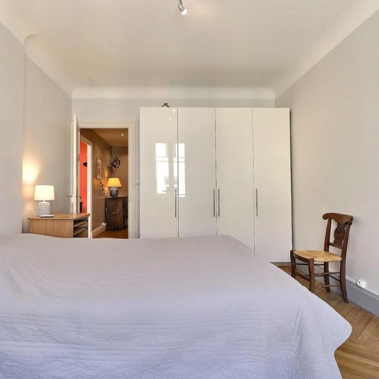 Premium Two-Bedroom Apartment with Balcony and Secure Parking Lyon 6th - Appartamento - 8