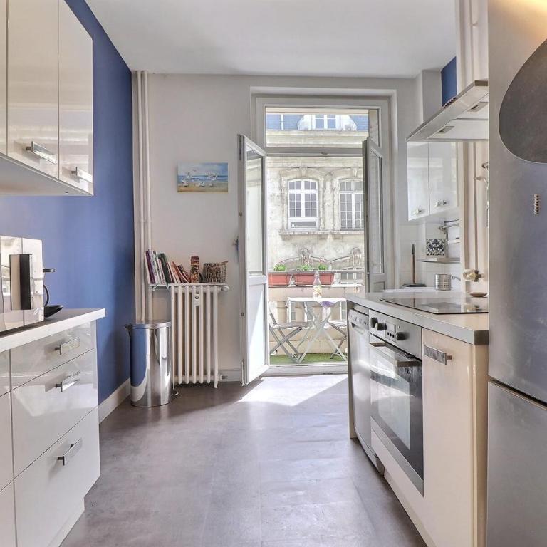 Premium Two-Bedroom Apartment with Balcony and Secure Parking Lyon 6th - Appartamento - 12
