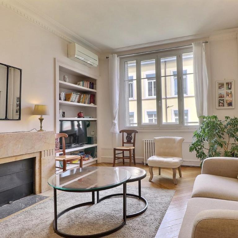 Premium Two-Bedroom Apartment with Balcony and Secure Parking Lyon 6th - Appartamento - 14
