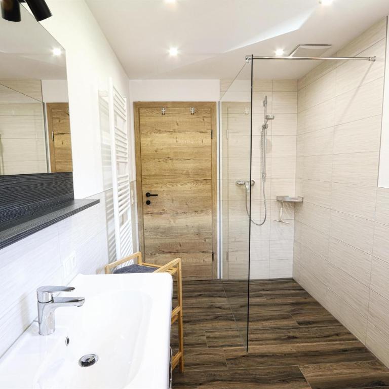 Ferienwohnung Christina - Apartment mit 1 Schlafzimmer und Dusche - 11