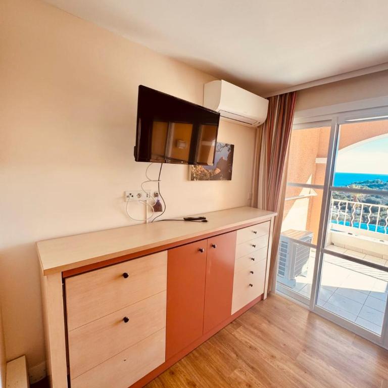 Cap Esterel 2 pièces Climatisé Vue Mer et piscines Réf E1 220 - Apartment - 4