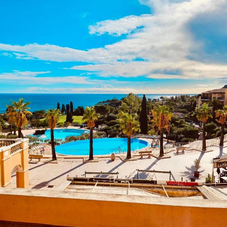 Cap Esterel 2 pièces Climatisé Vue Mer et piscines Réf E1 220 - Apartment - 2