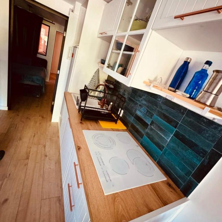 Magnifique F2 climatisé de 42m2 Vue Sur la mer et la piscine Réf K1 203 - Appartement - 8