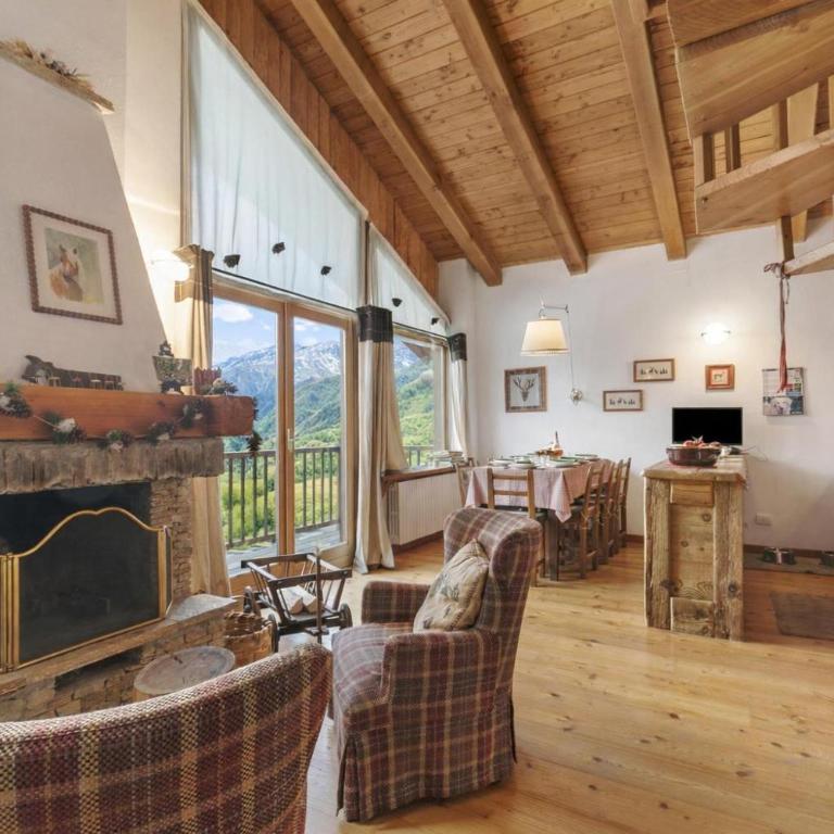 Gleise Lodge apartment with Balcony & Views - Happy Rentals - Apartment with Terrace - 1