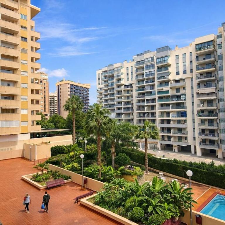 Apartamento con piscina y parking cerca del mar - Two-Bedroom Apartment - 4