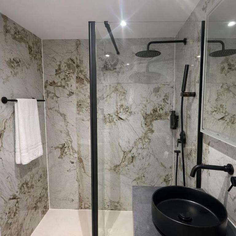 Apartamento con piscina y parking cerca del mar - Two-Bedroom Apartment - 7