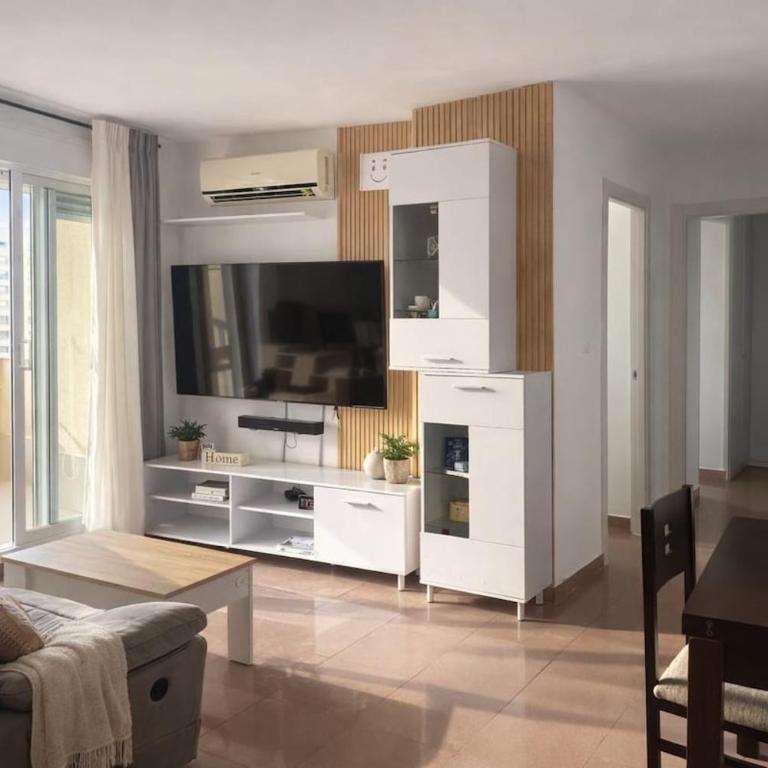 Apartamento con piscina y parking cerca del mar - Two-Bedroom Apartment - 9