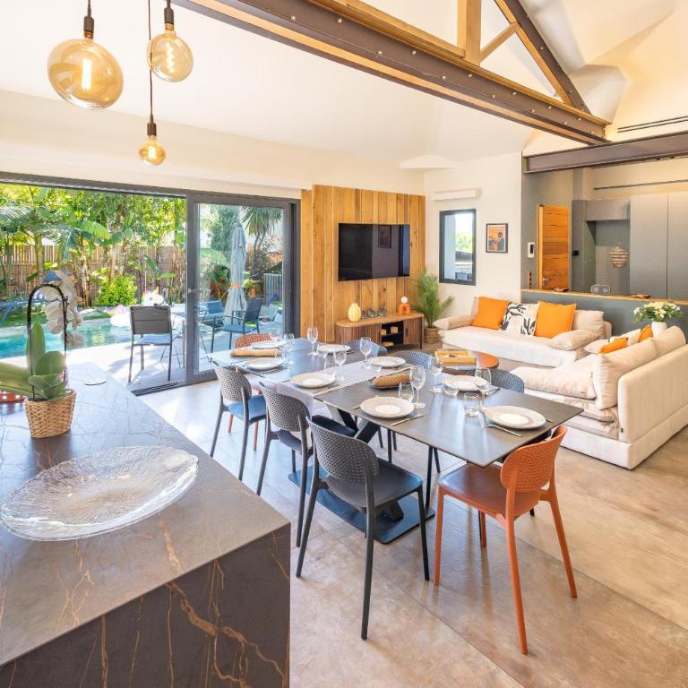 Villa piscine, plages à pied, 4 suites - Antibes - Villa con Piscina Privata - 2