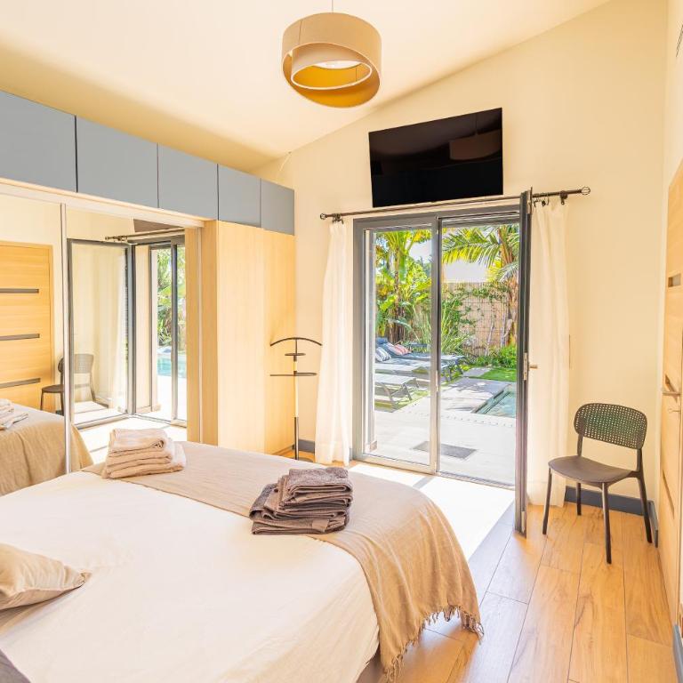 Villa piscine, plages à pied, 4 suites - Antibes - Villa con Piscina Privata - 13