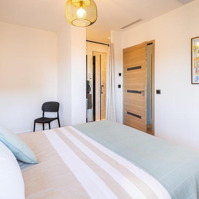Villa piscine, plages à pied, 4 suites - Antibes - Villa con Piscina Privata - 18