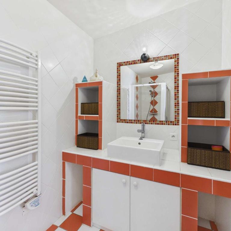 Maison 4 chambres proche mer, jardin et terrasse - Four-Bedroom House - 15