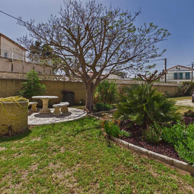 Maison 4 chambres proche mer, jardin et terrasse - Four-Bedroom House - 25
