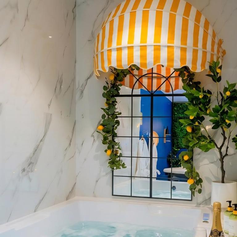 Ciao Bella Wellness Suite - Luxury Jacuzzi, Massage Table & AC in Central Nice - Appartement 1 Chambre - 2