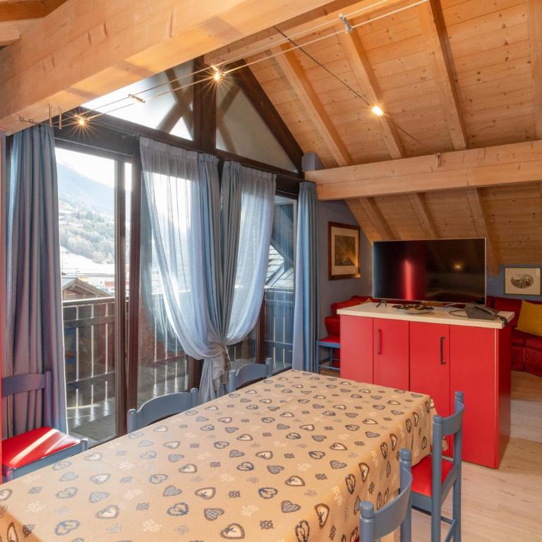 GRACE HOUSE - Deluxe Apartment mit Balkon und 2 Schlafzimmern - 13